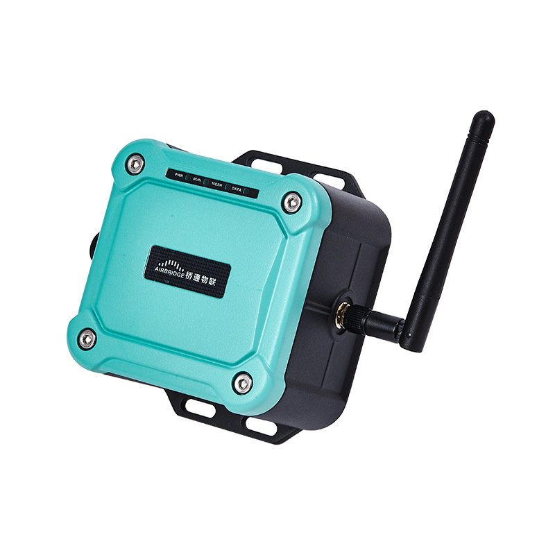 How can an IoT gateway coordinator reduce data loss during protocol conversion?